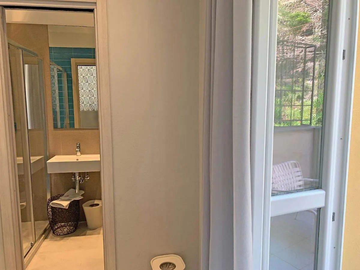 卡迪安德烈酒店 马纳罗拉 酒店